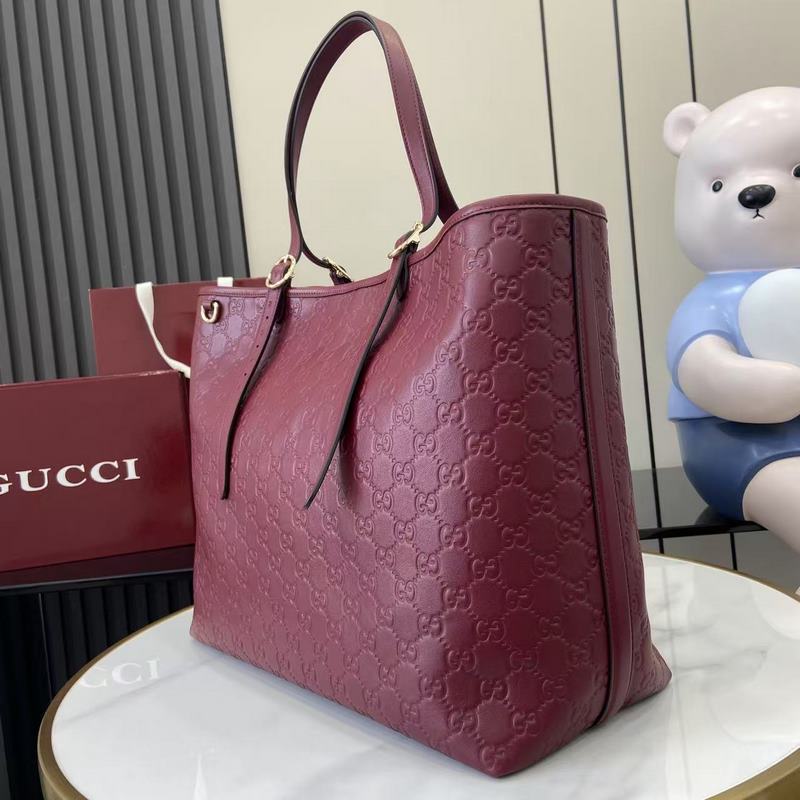 2026秋冬系列， 全新GG Emblem系列煥新詮釋品牌的雋永優雅風範和精湛工