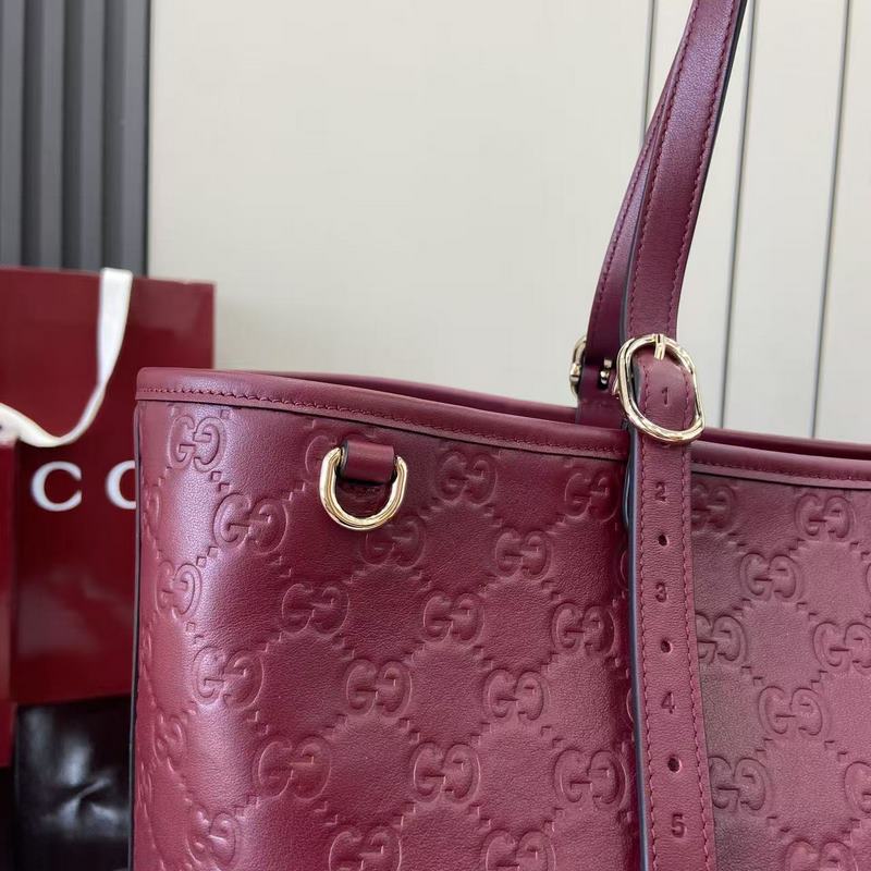 2026秋冬系列， 全新GG Emblem系列煥新詮釋品牌的雋永優雅風範和精湛工