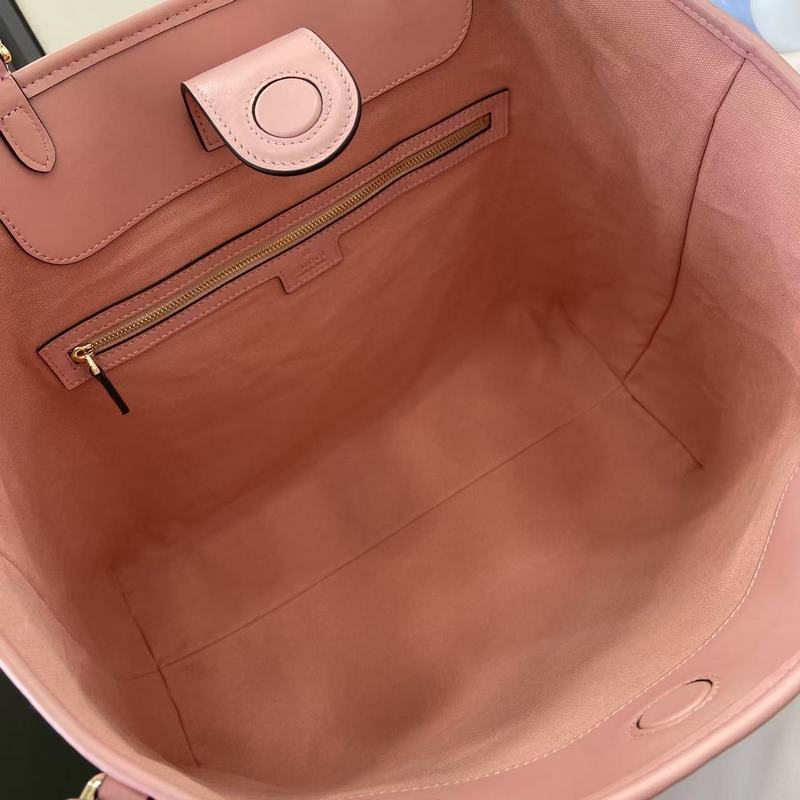 2026秋冬系列， 全新GG Emblem系列煥新詮釋品牌的雋永優雅風範和精湛工