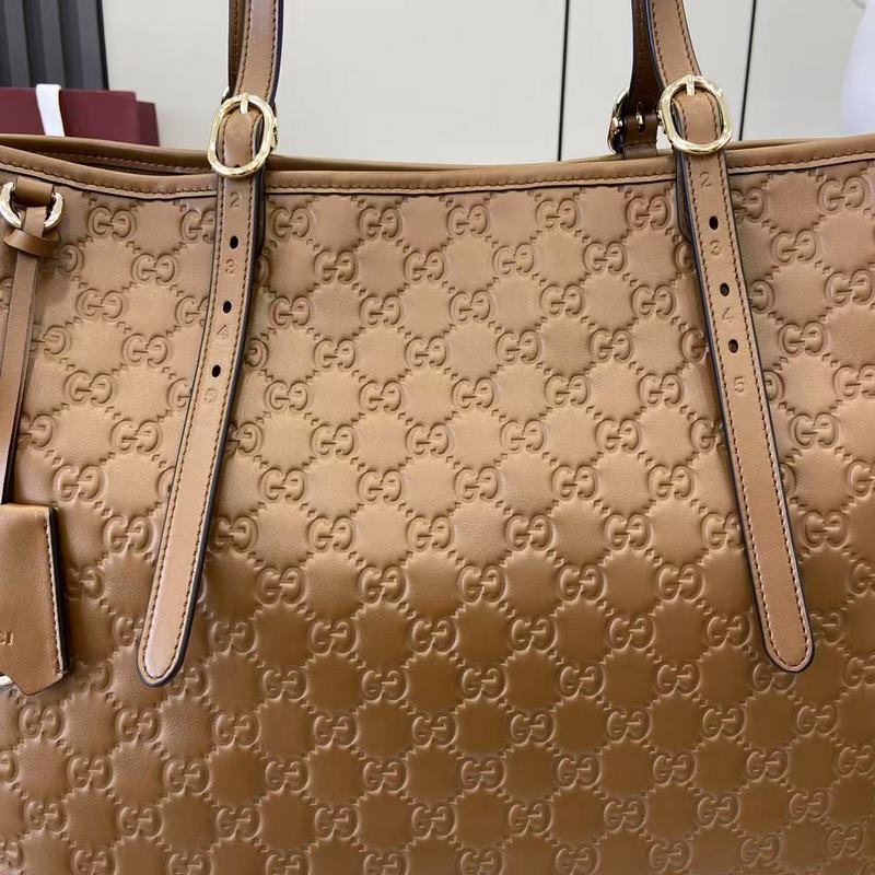 2026秋冬系列， 全新GG Emblem系列煥新詮釋品牌的雋永優雅風範和精湛工