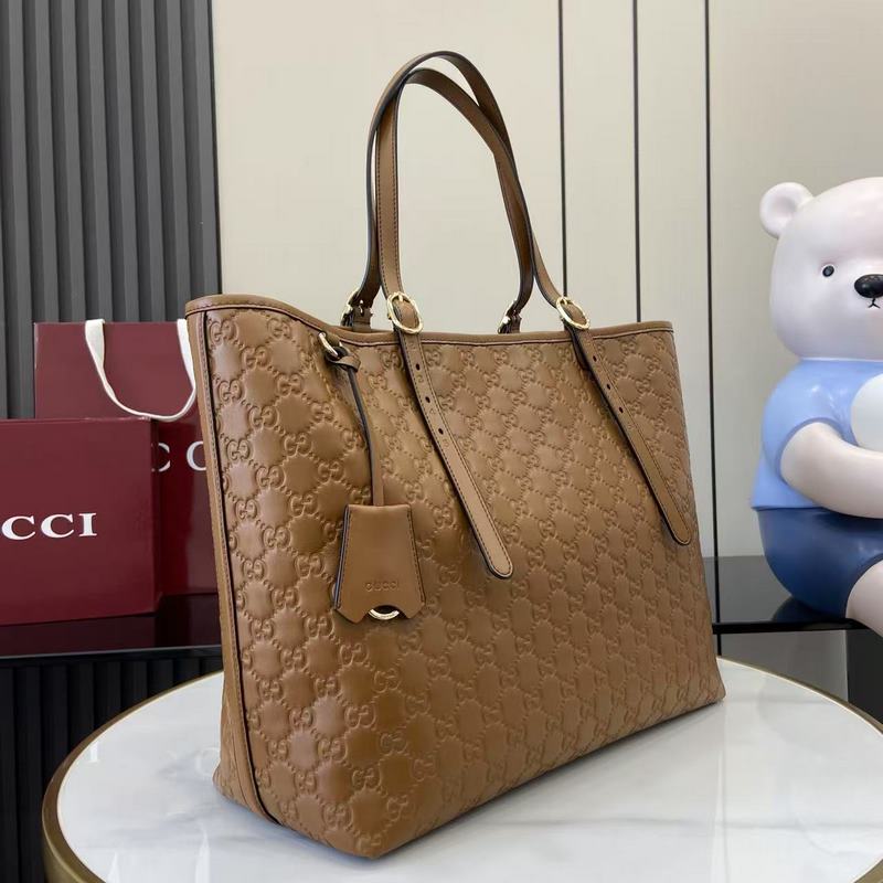 2026秋冬系列， 全新GG Emblem系列煥新詮釋品牌的雋永優雅風範和精湛工