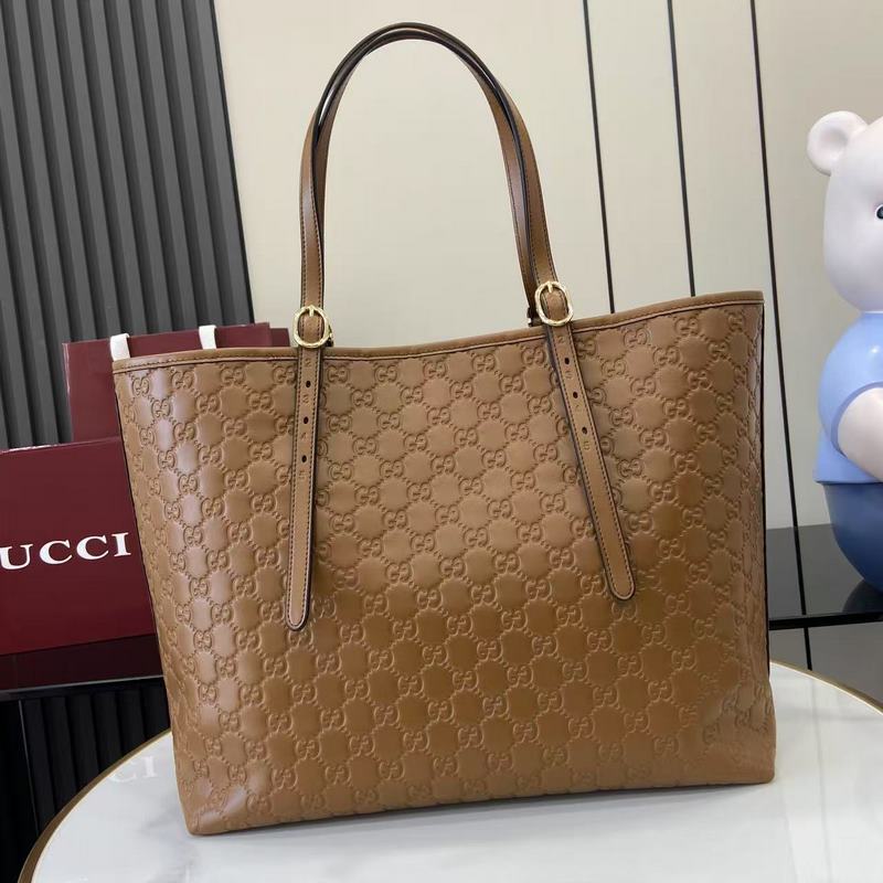 2026秋冬系列， 全新GG Emblem系列煥新詮釋品牌的雋永優雅風範和精湛工