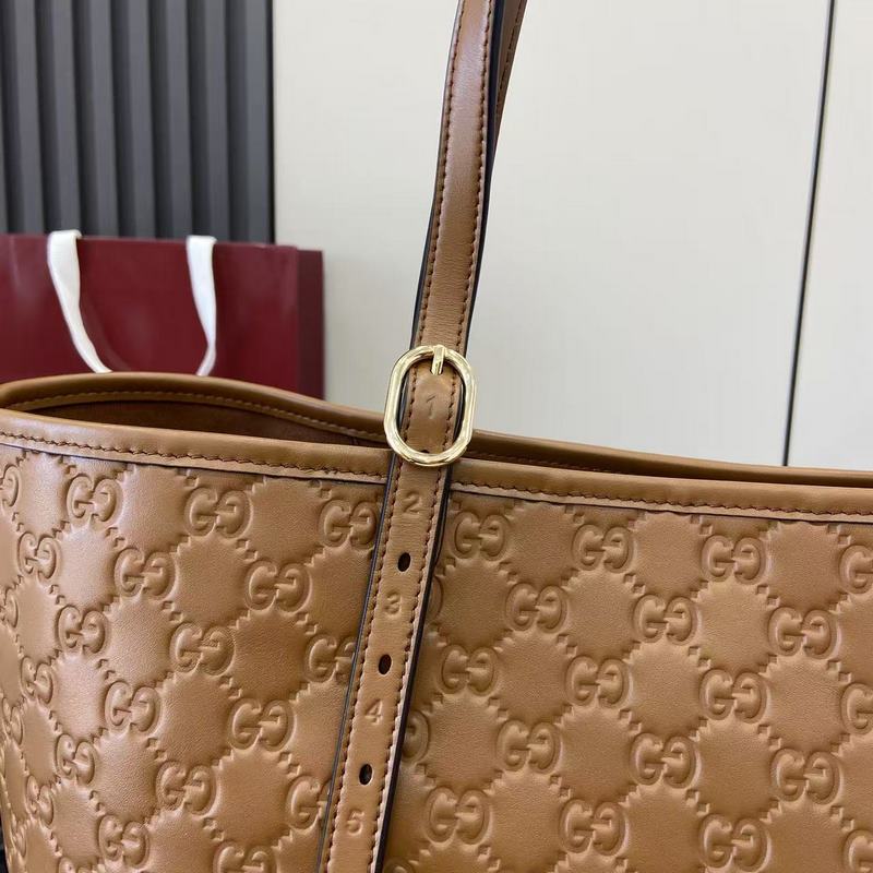 2026秋冬系列， 全新GG Emblem系列煥新詮釋品牌的雋永優雅風範和精湛工