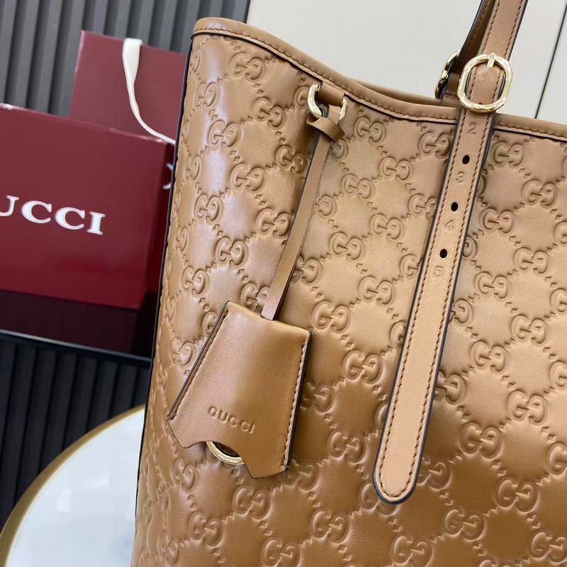 2026秋冬系列， 全新GG Emblem系列煥新詮釋品牌的雋永優雅風範和精湛工