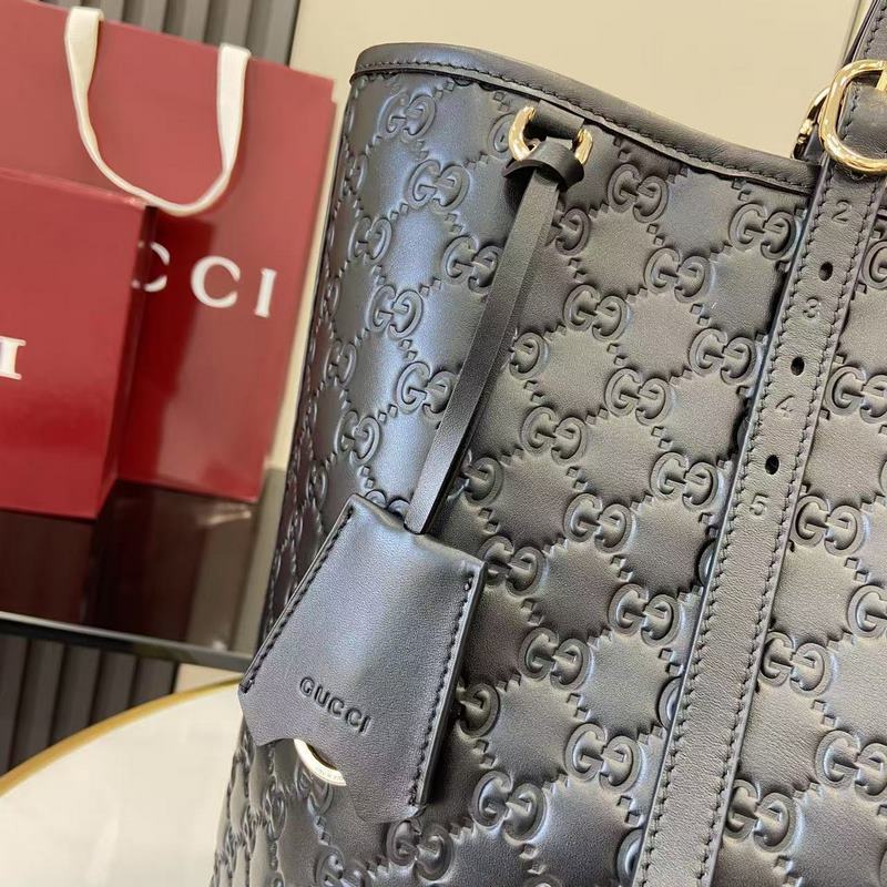 2026秋冬系列， 全新GG Emblem系列煥新詮釋品牌的雋永優雅風範和精湛工