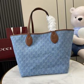 Gucci Totissima系列糅合 tote 一詞與意大利語中表示最高級的詞