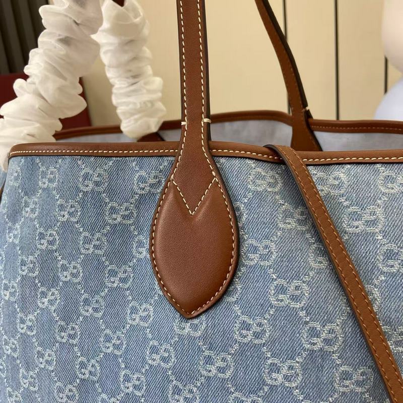 Gucci Totissima系列糅合 tote 一詞與意大利語中表示最高級的詞