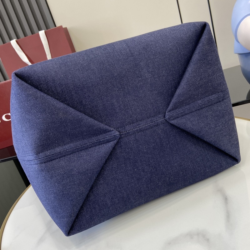 配全套原廠禮品袋包裝 Gucci Totissima系列糅合 tote 一詞與意