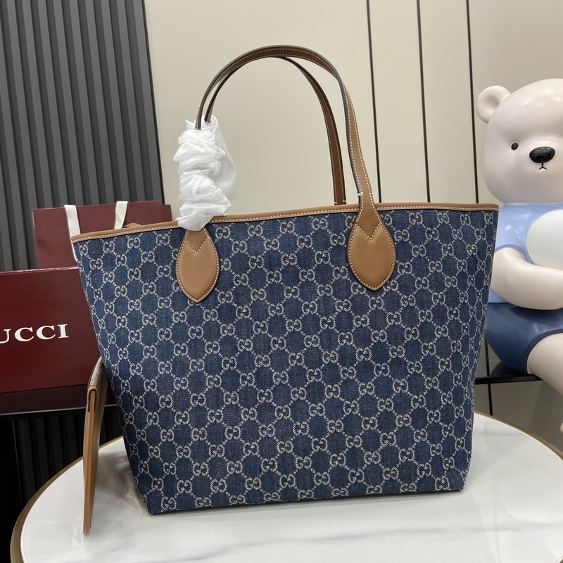 Gucci Totissima系列糅合 tote 一詞與意大利語中表示最高級的詞