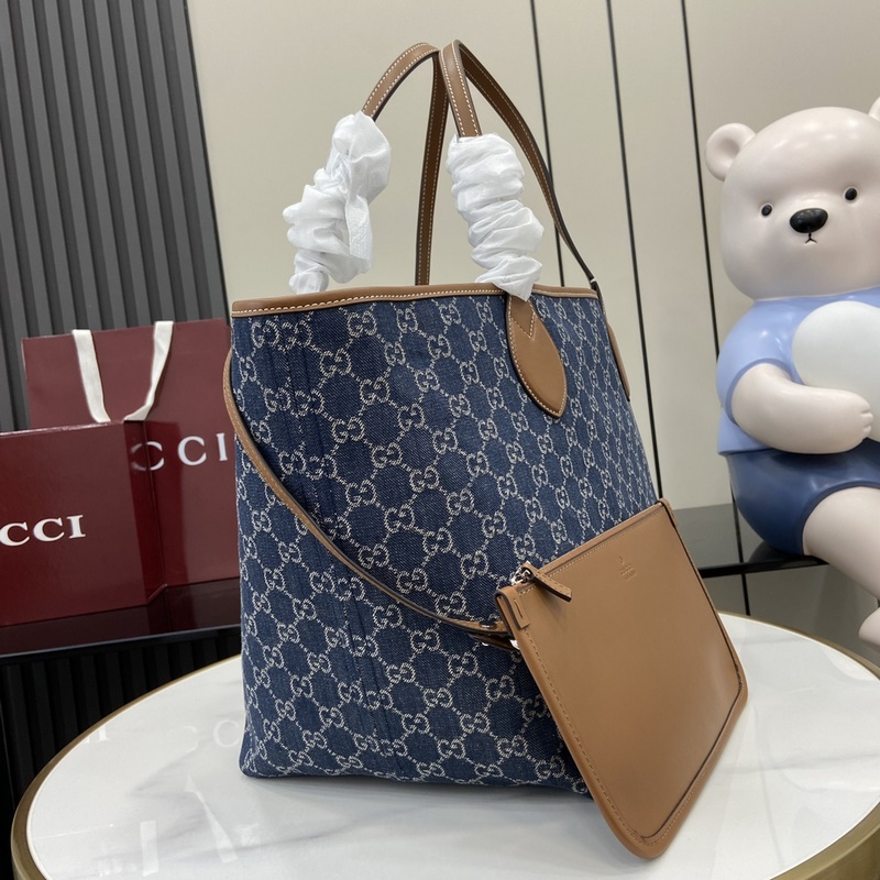 Gucci Totissima系列糅合 tote 一詞與意大利語中表示最高級的詞