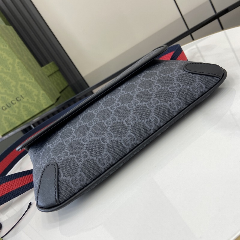 [新品]GG配拉鍊袋GG腰包。經典GG Supreme帆布以質地柔軟且富有延展性