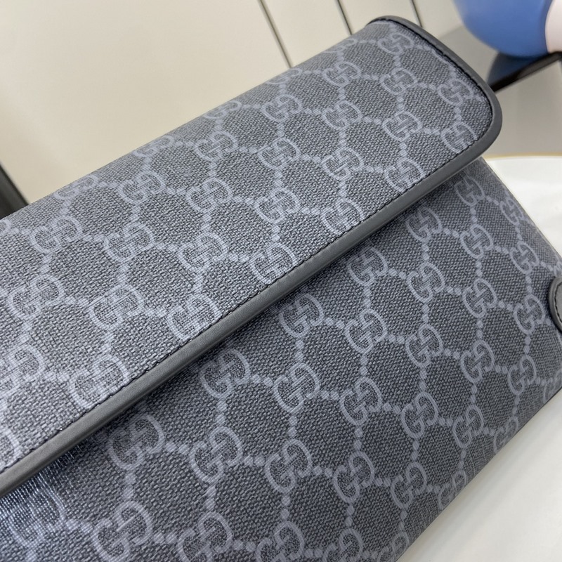 [新品]GG配拉鍊袋GG腰包。經典GG Supreme帆布以質地柔軟且富有延展性