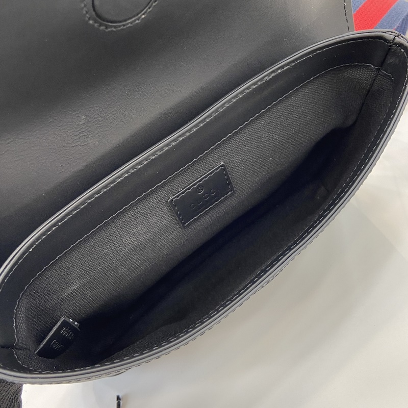 [新品]GG配拉鍊袋GG腰包。經典GG Supreme帆布以質地柔軟且富有延展性