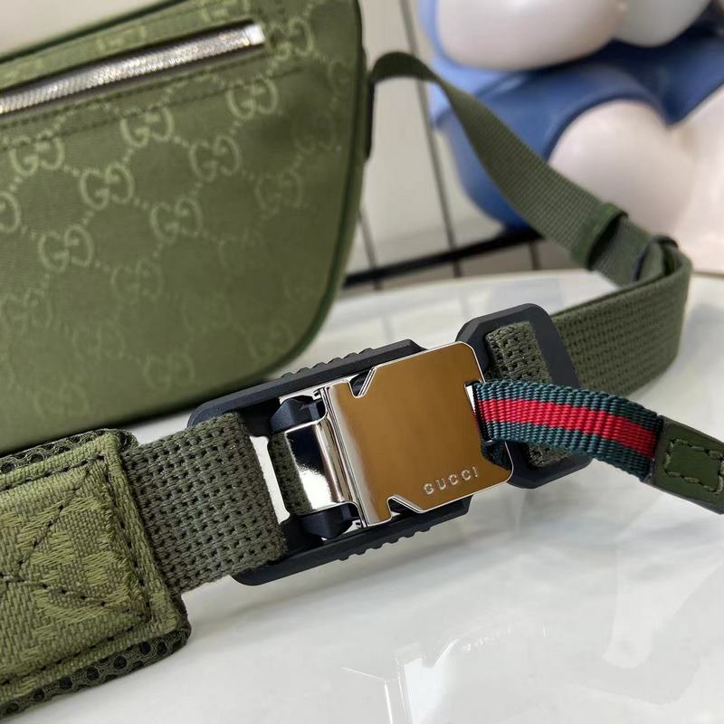 [新品]這款單肩包以GG帆布匠心打造，緻敬品牌創始人Guccio Gucci立等