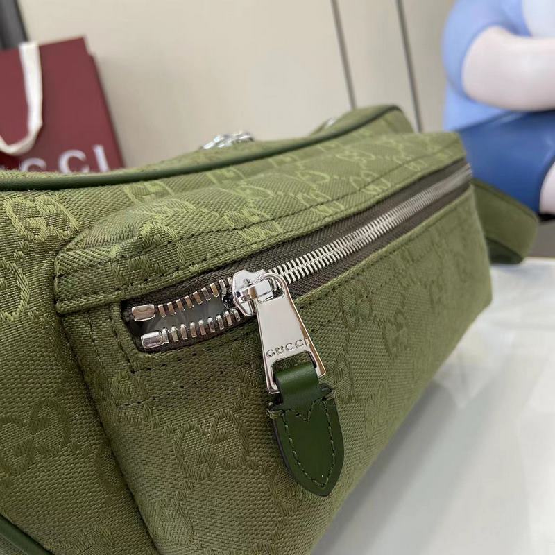 [新品]這款單肩包以GG帆布匠心打造，緻敬品牌創始人Guccio Gucci立等