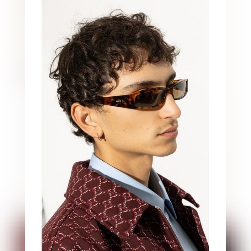 GUCCI新品 GG1778SA size：57口17-145 這款矩形鏡框太陽