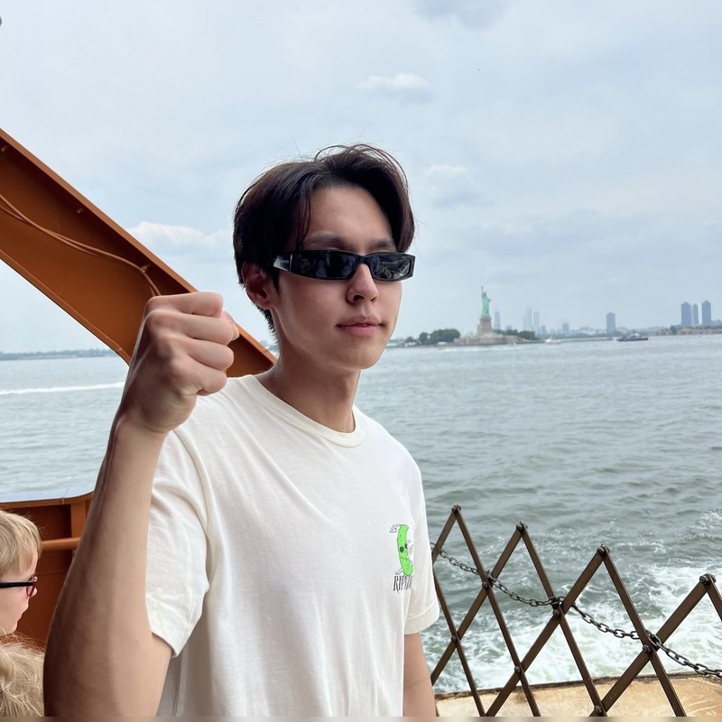 GUCCI新品 GG1778SA size：57口17-145 這款矩形鏡框太陽