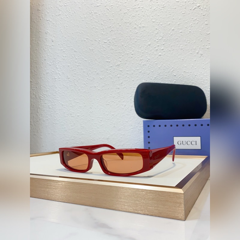 GUCCI新品 GG1778SA size：57口17-145 這款矩形鏡框太陽