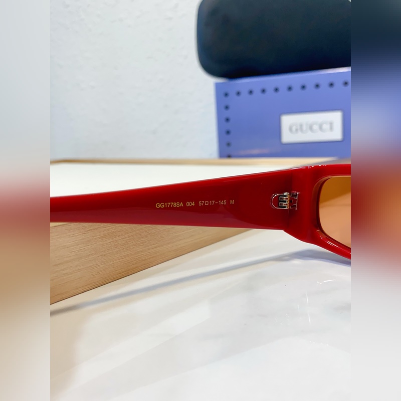 GUCCI新品 GG1778SA size：57口17-145 這款矩形鏡框太陽