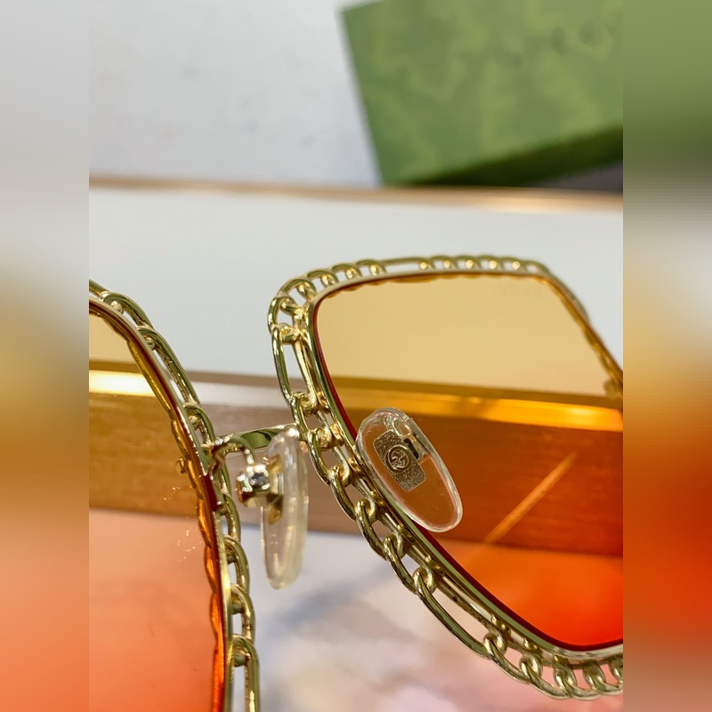Gucci model：GG1033S 金屬大框墨鏡 長鍊條可做頸鍊或毛衣鍊 s