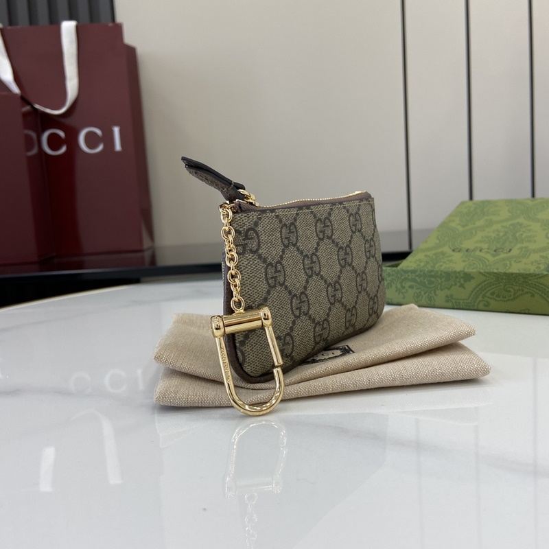 Ophidia系列鑰匙包。Ophidia系列不斷推陳出新，這款以GG Supre