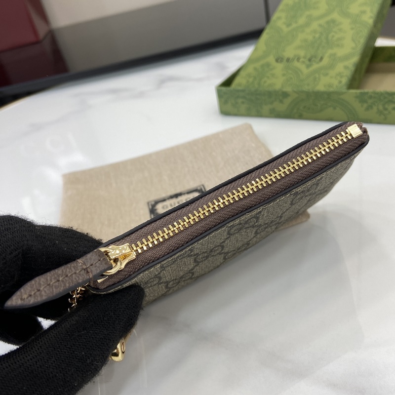 Ophidia系列鑰匙包。Ophidia系列不斷推陳出新，這款以GG Supre