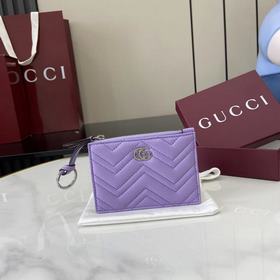 [新品]這款GG Marmont系列鑰匙包以淺紫色V型Matelassé牛皮革打