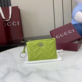 [新品]這款GG Marmont系列鑰匙包以亮綠色V型Matelassé牛皮革打