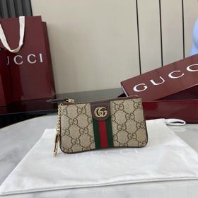 [新品]Ophidia系列亮眼呈獻(xiàn)新穎廓形與實(shí)用功能性設(shè)計(jì)，以標(biāo)志性米色和棕色配