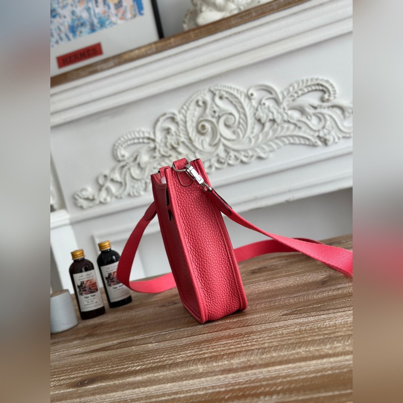 Mini EveyIne 伊芙琳 半手工+蠟線 自配肩帶+tc牛皮 顔色：唇膏