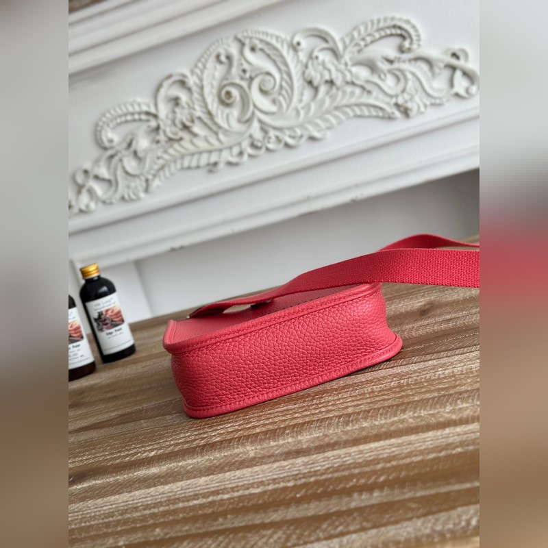 Mini EveyIne 伊芙琳 半手工+蠟線 自配肩帶+tc牛皮 顔色：唇膏