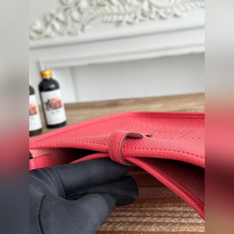 Mini EveyIne 伊芙琳 半手工+蠟線 自配肩帶+tc牛皮 顔色：唇膏