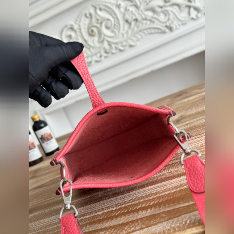 Mini EveyIne 伊芙琳 半手工+蠟線 自配肩帶+tc牛皮 顔色：唇膏