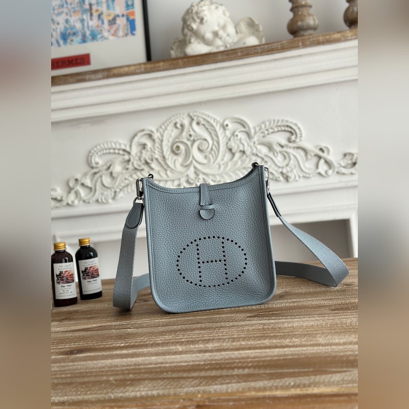 Mini EveyIne 伊芙琳 半手工+蠟線 自配肩帶+tc牛皮 顔色：亞麻