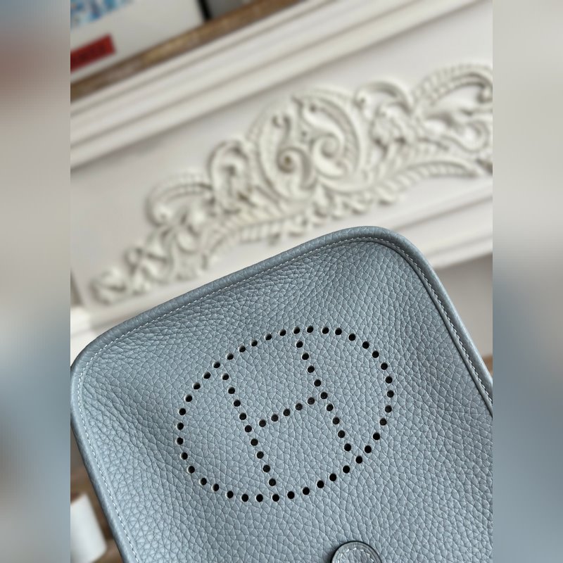 Mini EveyIne 伊芙琳 半手工+蠟線 自配肩帶+tc牛皮 顔色：亞麻