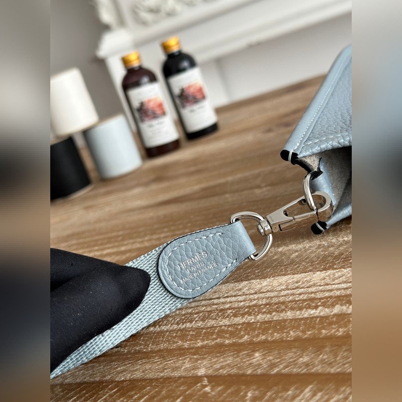 Mini EveyIne 伊芙琳 半手工+蠟線 自配肩帶+tc牛皮 顔色：亞麻