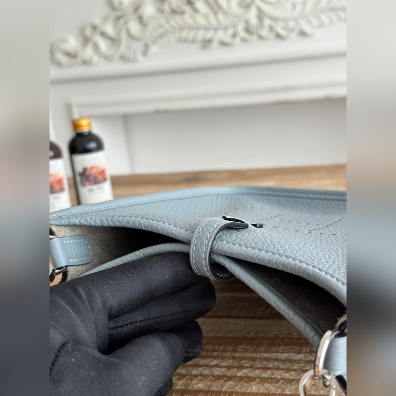 Mini EveyIne 伊芙琳 半手工+蠟線 自配肩帶+tc牛皮 顔色：亞麻