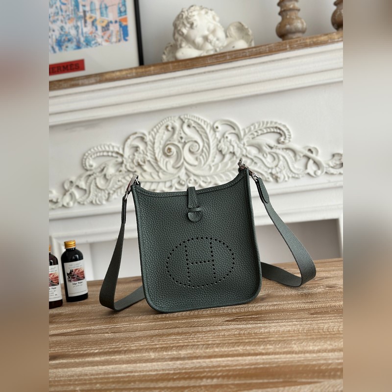 Mini EveyIne 伊芙琳 半手工+蠟線 自配肩帶+tc牛皮 顔色：杏仁