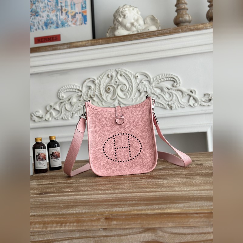 Mini EveyIne 伊芙琳 半手工+蠟線 自配肩帶+tc牛皮 顔色：3Q