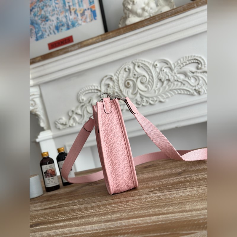 Mini EveyIne 伊芙琳 半手工+蠟線 自配肩帶+tc牛皮 顔色：3Q