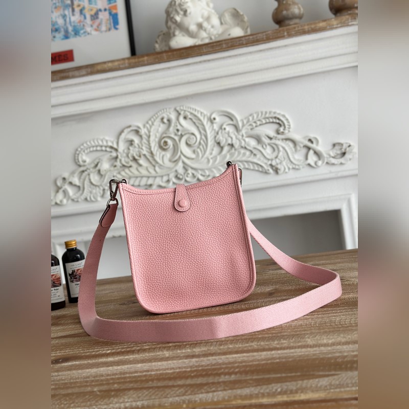 Mini EveyIne 伊芙琳 半手工+蠟線 自配肩帶+tc牛皮 顔色：3Q