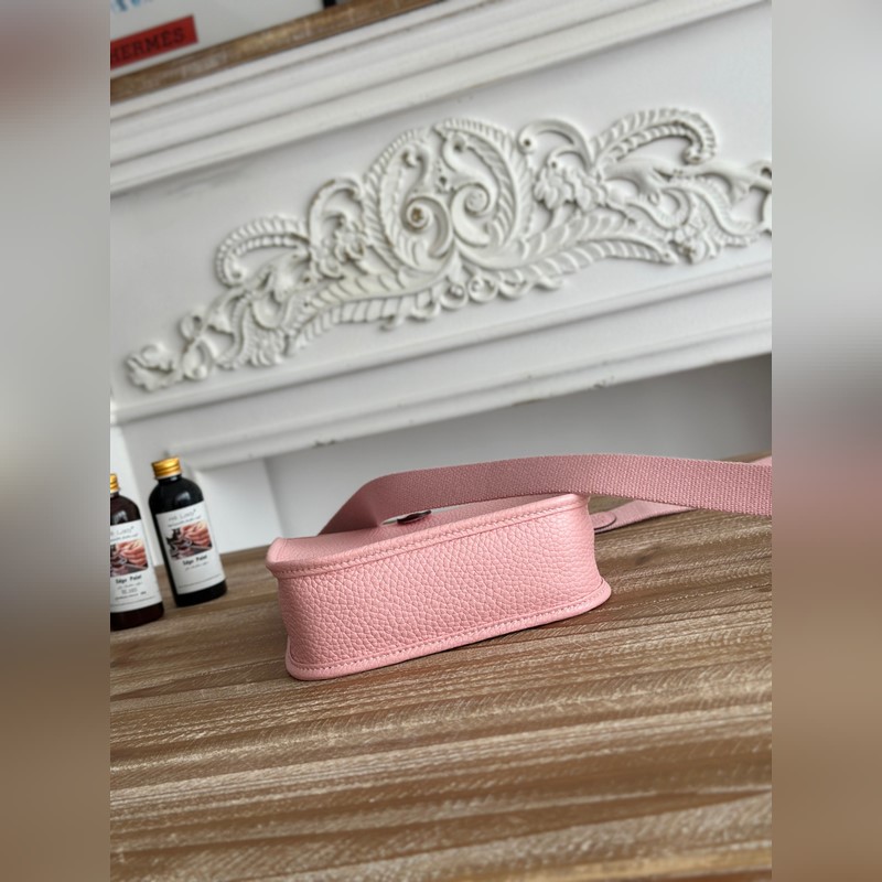 Mini EveyIne 伊芙琳 半手工+蠟線 自配肩帶+tc牛皮 顔色：3Q