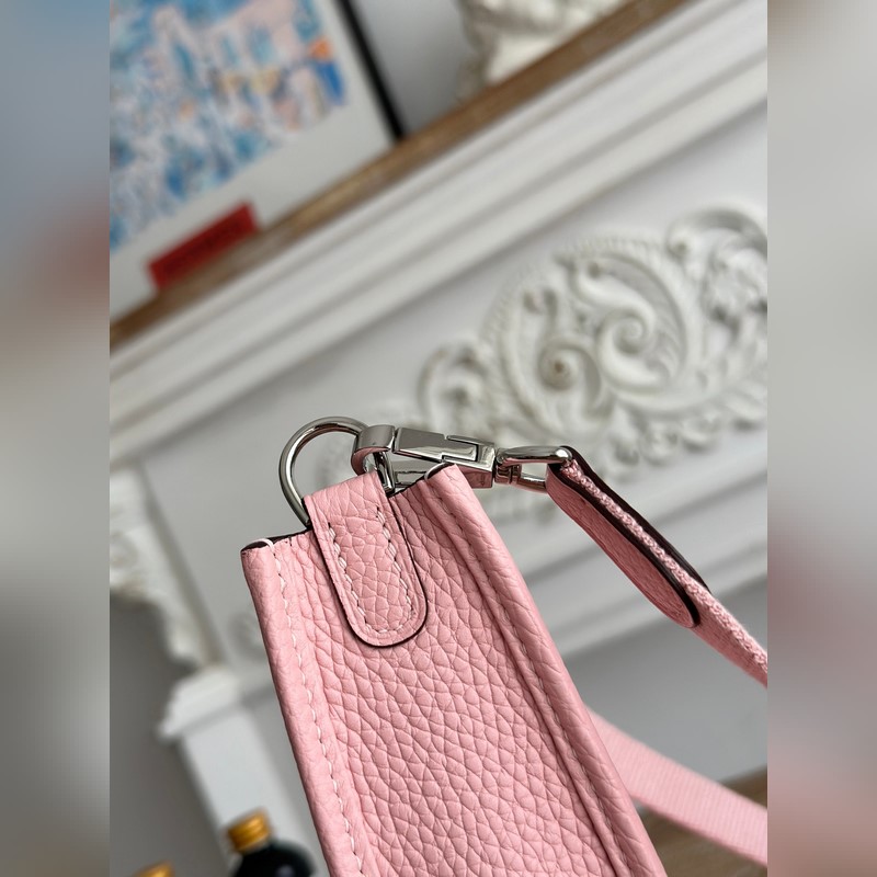 Mini EveyIne 伊芙琳 半手工+蠟線 自配肩帶+tc牛皮 顔色：3Q