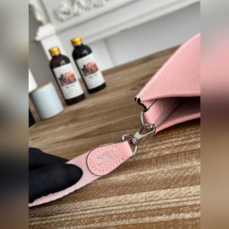 Mini EveyIne 伊芙琳 半手工+蠟線 自配肩帶+tc牛皮 顔色：3Q