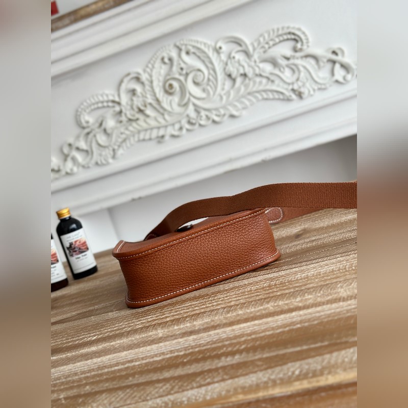 Mini EveyIne 伊芙琳 半手工+蠟線 自配肩帶+tc牛皮 顔色：金棕