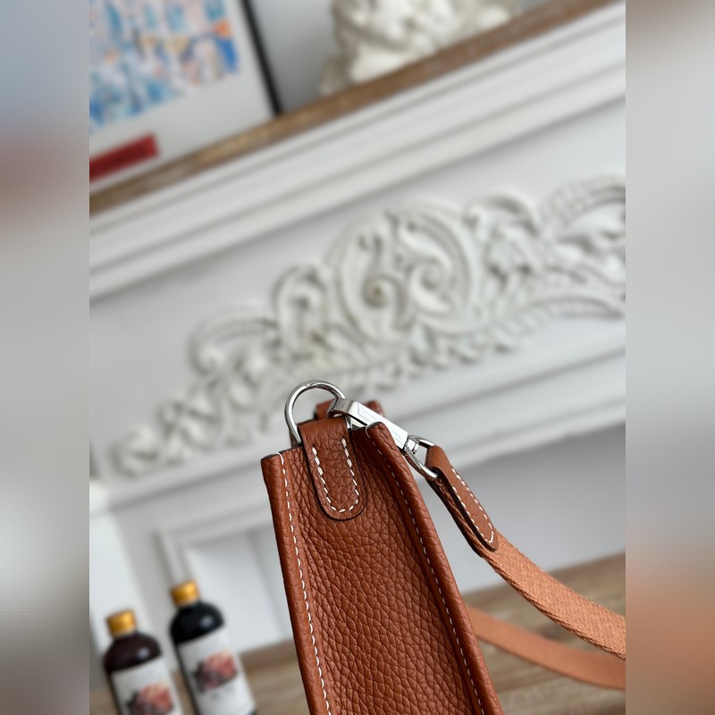 Mini EveyIne 伊芙琳 半手工+蠟線 自配肩帶+tc牛皮 顔色：金棕