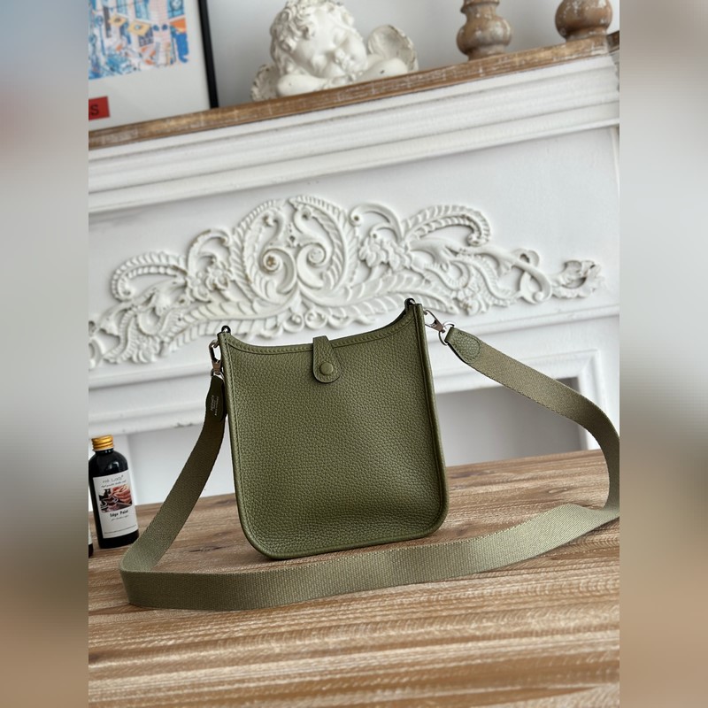 Mini EveyIne 伊芙琳 半手工+蠟線 自配肩帶+tc牛皮 顔色：鼠尾