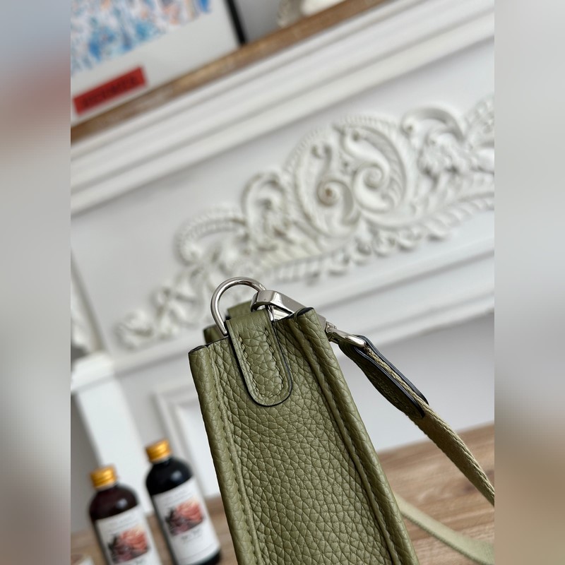 Mini EveyIne 伊芙琳 半手工+蠟線 自配肩帶+tc牛皮 顔色：鼠尾