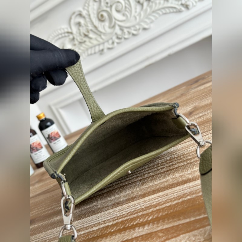 Mini EveyIne 伊芙琳 半手工+蠟線 自配肩帶+tc牛皮 顔色：鼠尾