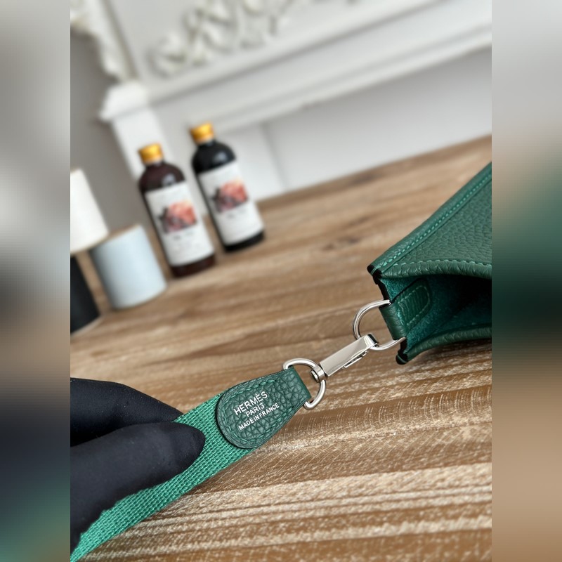 Mini EveyIne 伊芙琳 半手工+蠟線 自配肩帶+tc牛皮 顔色：孔雀